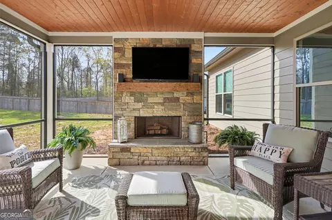 Exterior - 287 Conner Ln, Williamson, GA 30292 photo 4 of 10