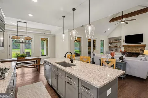 Kitchen - 287 Conner Ln, Williamson, GA 30292 photo 2 of 5