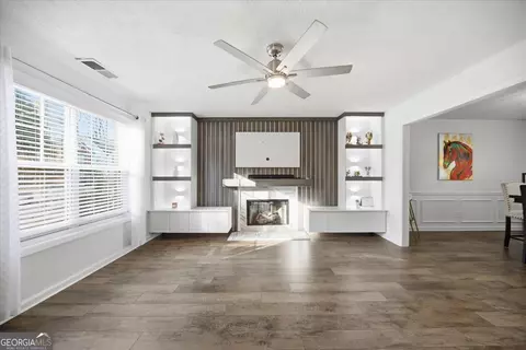 1811 Hayden Mill Ct, Lawrenceville, GA 30043