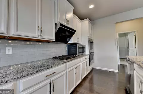 Kitchen - 2375 Matlin Way, Buford, GA 30519 photo 2 of 10