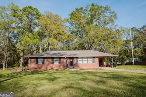 222 Redbud Dr, Barnesville, GA 30204