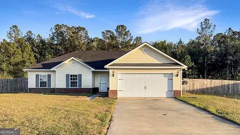 98 Cole Ct SE, Ludowici, GA 31316