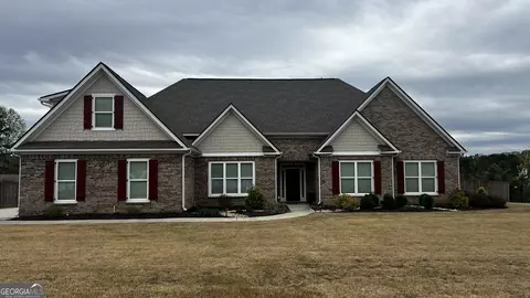 2104 Meadowood Cv, Monroe, GA 30655