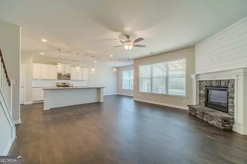Living - Undisclosed, Statham, GA 30666 photo 3 of 4