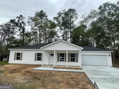 307 Mclean St, Claxton, GA 30417