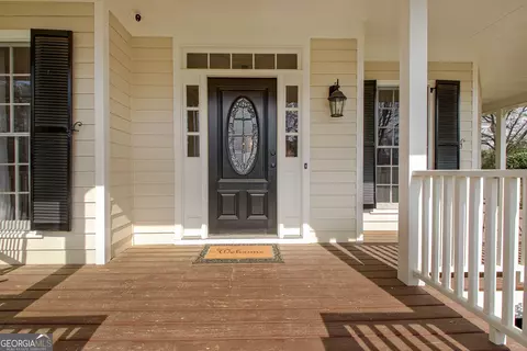 Exterior - 388 Swanson Rd, Tyrone, GA 30290 photo 3 of 21