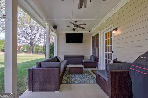 Exterior - 388 Swanson Rd, Tyrone, GA 30290 photo 10 of 21