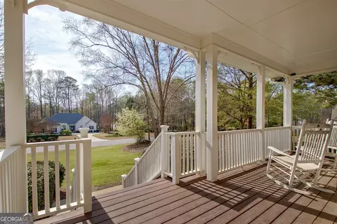 Exterior - 388 Swanson Rd, Tyrone, GA 30290 photo 6 of 21