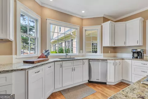 Kitchen - 388 Swanson Rd, Tyrone, GA 30290 photo 5 of 7