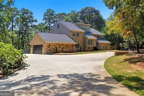 3680 Lamplighter Cove Rd, Gainesville, GA 30504