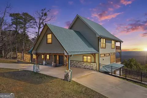 929 Hickory Nut Mountain Rd, Clarkesville, GA 30523