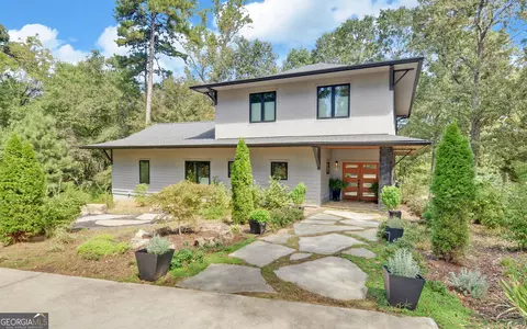 675 Freedom Hgt, Hartwell, GA 30643