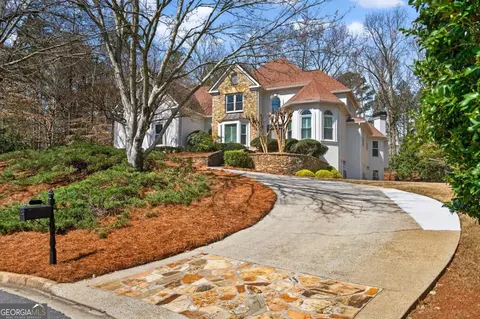 10640 N Edgewater Pl, Johns Creek, GA 30097