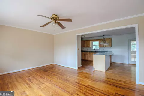 Living - 239 Hendry Ln, Washington, GA 30673 photo 1 of 3