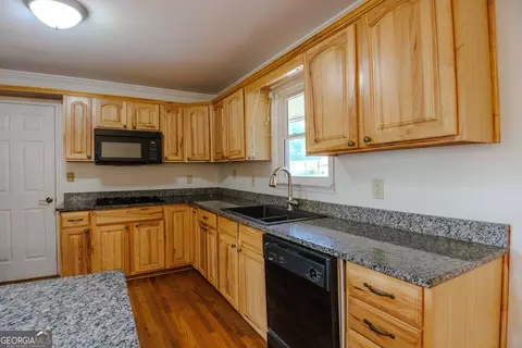 Kitchen - 239 Hendry Ln, Washington, GA 30673 photo 1 of 3