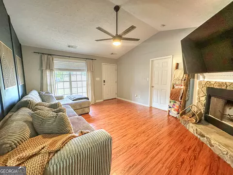 Living - 23 Nantucket Dr, Lagrange, GA 30241 photo 1 of 1