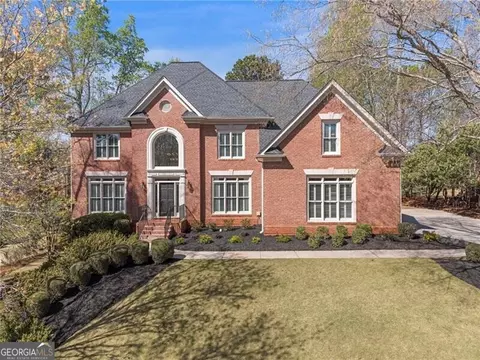 3085 Leeds Garden Ln, Alpharetta, GA 30022