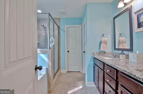 Bath - 96 E Gordon Rd, Newnan, GA 30263 photo 1 of 5