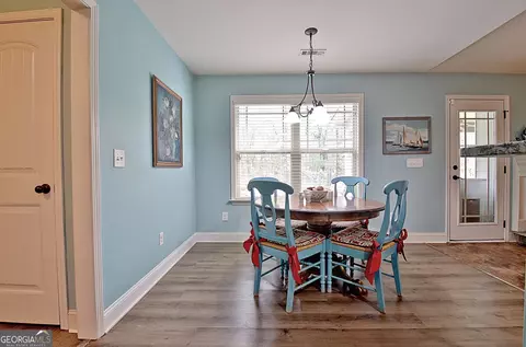 Dining - 96 E Gordon Rd, Newnan, GA 30263 photo 4 of 4