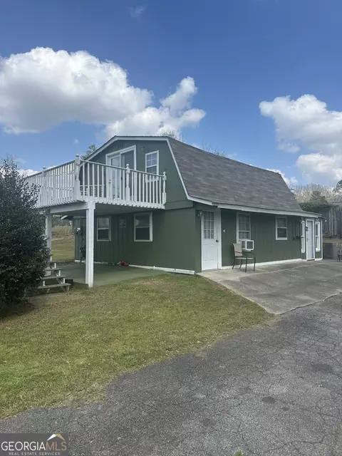 4 Sweetbriar Rd, Newnan, GA 30263