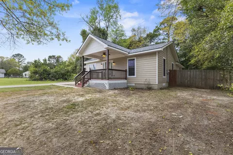 Exterior - 607 Cornelia Dr, Warner Robins, GA 31088 photo 2 of 6