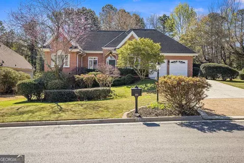 2425 William Ct, Dunwoody, GA 30360