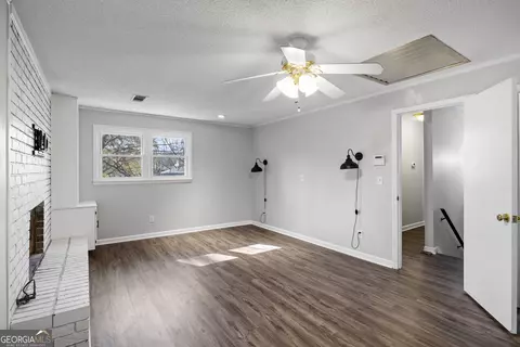 Living - 2 Anders Rd SW, Rome, GA 30165 photo 5 of 6