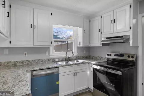Kitchen - 2 Anders Rd SW, Rome, GA 30165 photo 1 of 3
