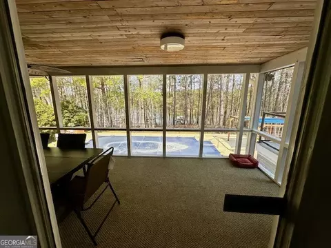Exterior - 110 Thomas Dr, Lagrange, GA 30240 photo 2 of 11