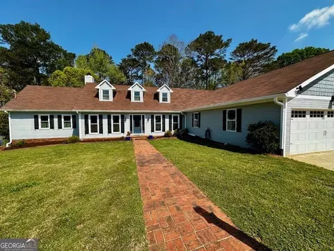 Exterior - 110 Thomas Dr, Lagrange, GA 30240 photo 10 of 11