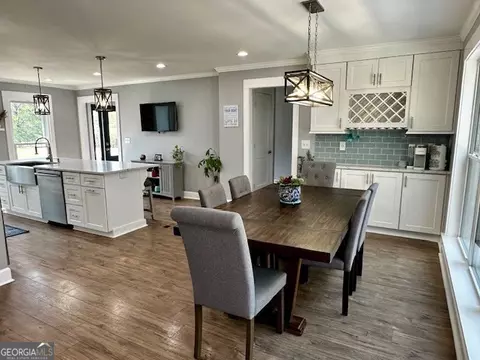 Dining - 110 Thomas Dr, Lagrange, GA 30240 photo 2 of 4