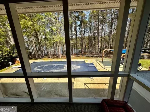 Exterior - 110 Thomas Dr, Lagrange, GA 30240 photo 4 of 11