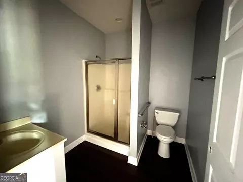 Bath - 613 S Lee St, Lagrange, GA 30240 photo 1 of 2