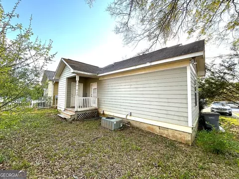 Exterior - 613 S Lee St, Lagrange, GA 30240 photo 3 of 5