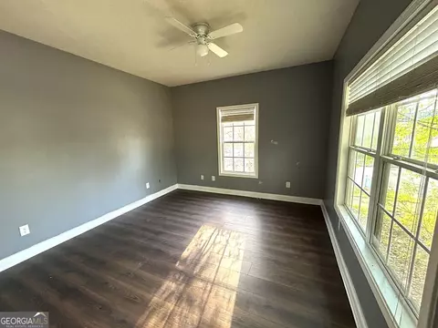Living - 613 S Lee St, Lagrange, GA 30240 photo 4 of 4