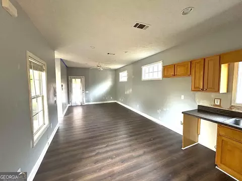 Living - 613 S Lee St, Lagrange, GA 30240 photo 2 of 4