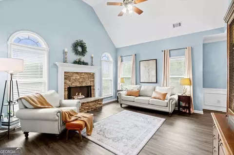 Living - 409 Willow Ct, Rockmart, GA 30153 photo 1 of 3