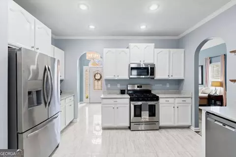 Kitchen - 409 Willow Ct, Rockmart, GA 30153 photo 1 of 2