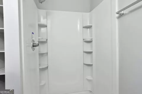 Bath - 714 Reed St, Monroe, GA 30655 photo 3 of 3