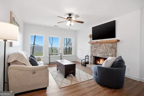 Living - 511 Hickory Trl, Jasper, GA 30143 photo 2 of 3