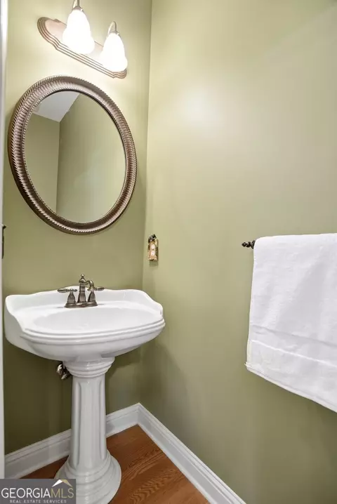 Bath - 511 Hickory Trl, Jasper, GA 30143 photo 7 of 7