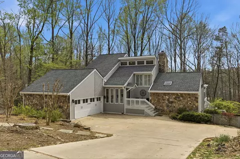 6421 Arborwood Dr, Flowery Branch, GA 30542