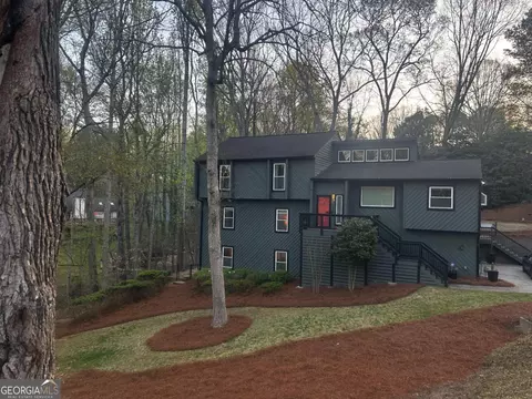 125 Brier Ct, Roswell, GA 30076