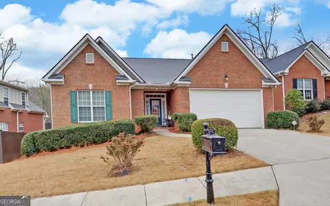 926 Brenau Point Dr, Gainesville, GA 30501