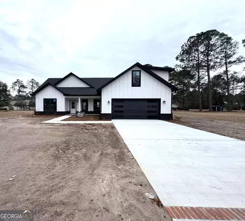 243 Charlton St, Jesup, GA 31545