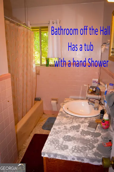 Bath - 101 Pineview Dr, Thomaston, GA 30286 photo 1 of 1