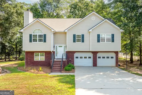 544 Academy Woods Dr, Jefferson, GA 30549