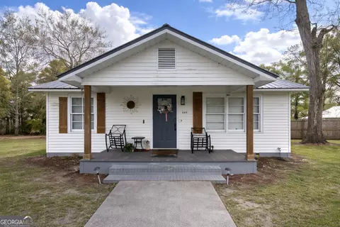 543 Church St, Blackshear, GA 31516