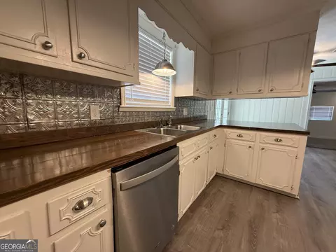 Kitchen - 108 Plum St, Dublin, GA 31021 photo 4 of 5