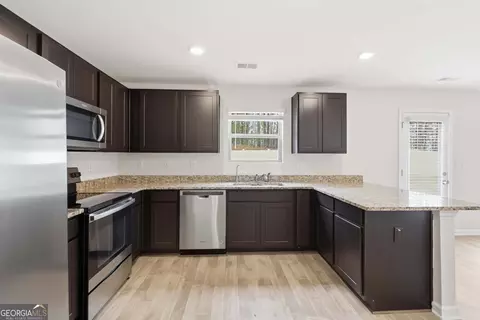 Kitchen - 490 Caledon Way, Hampton, GA 30228 photo 1 of 1